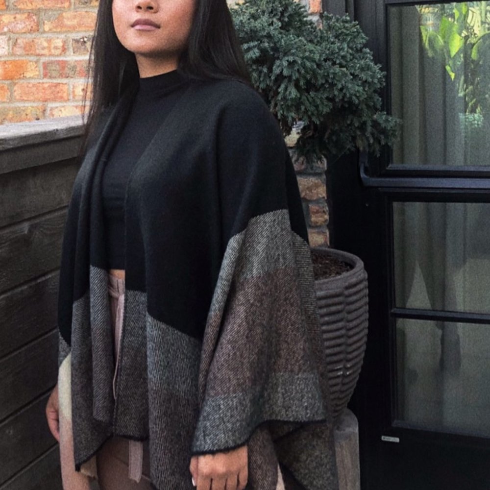 PANCHO/SCARF SWEATER